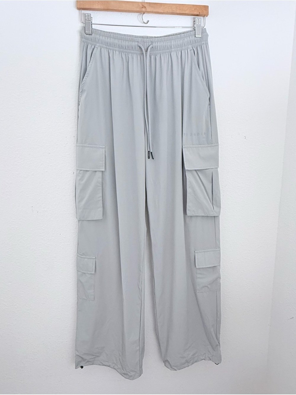 NWT YoungLA Parachute Cargo Pants Light Grey Size Medium